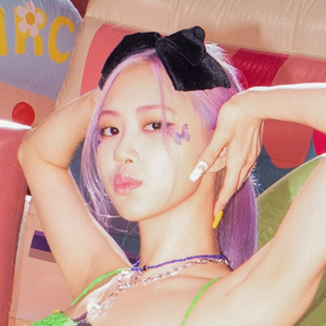 粉嫩虎白女-丝不挂
