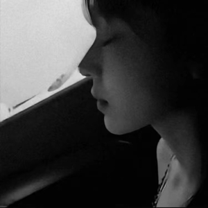 粉嫩虎白女-丝不挂
